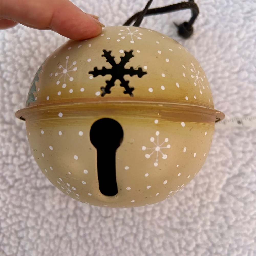 Christmas Crazy Mountain Snowman Jingle Jingle Bell Metal Ornament Star Cutout - Picture 6 of 9